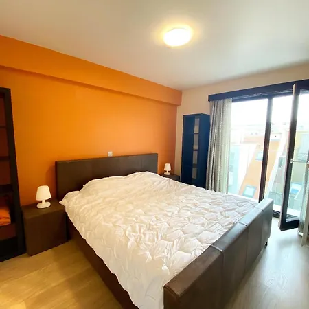Waveside Corner Apartment, Cleaning Included *