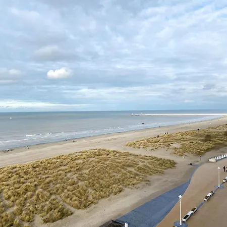 Waveside Corner Apartment, Cleaning Included *