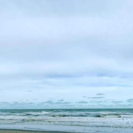 Waveside Corner Apartment, Cleaning Included Apartment *